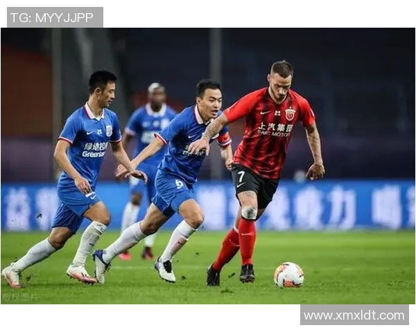 广东恒大与上海申花激战正酣谁将赢得这场中超巅峰对决